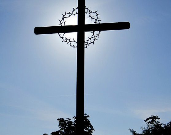 Crucifix et christ crucifie a Notre-Dame du Laus chapelle du précieux sang