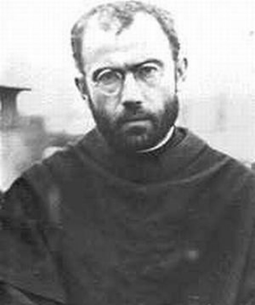 Sept méditations de Saint Maximilien Kolbe sur le Rosaire!!!(7 Juillet au 15 Juillet) Saint-maximilien-kolbe-835x999